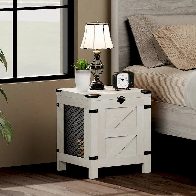 Table de chevet avec plateau relevable et serrure rustique