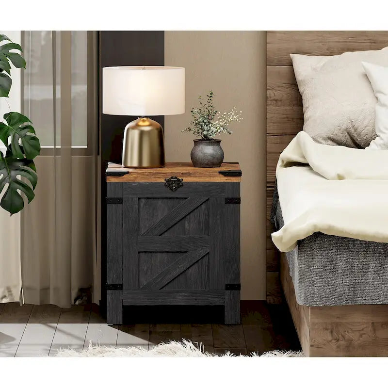 Table de chevet avec plateau relevable et serrure rustique
