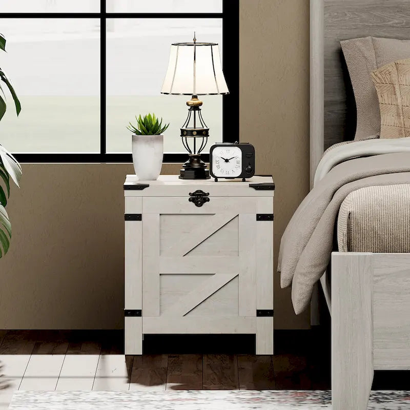 Table de chevet avec plateau relevable et serrure rustique