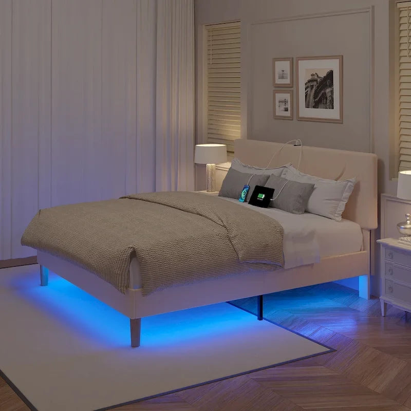 Cadre de lit plateforme avec stations de recharge et lumières LED, support en lattes de bois solides, pas besoin de sommier.