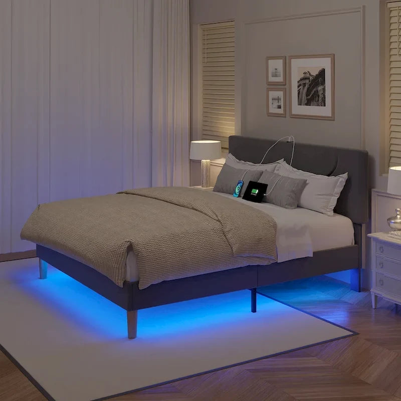 Cadre de lit plateforme avec stations de recharge et lumières LED, support en lattes de bois solides, pas besoin de sommier.