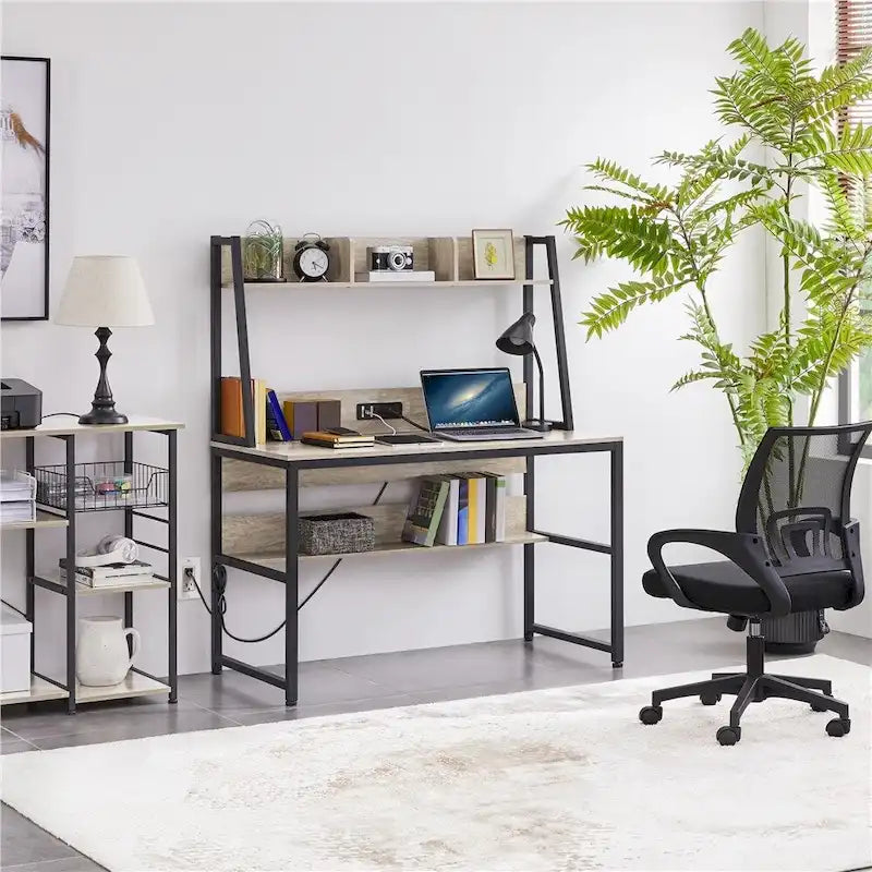 Bureau d'ordinateur de 47,5 pouces pour bureau à domicile avec prise de courant et étagère surélevée